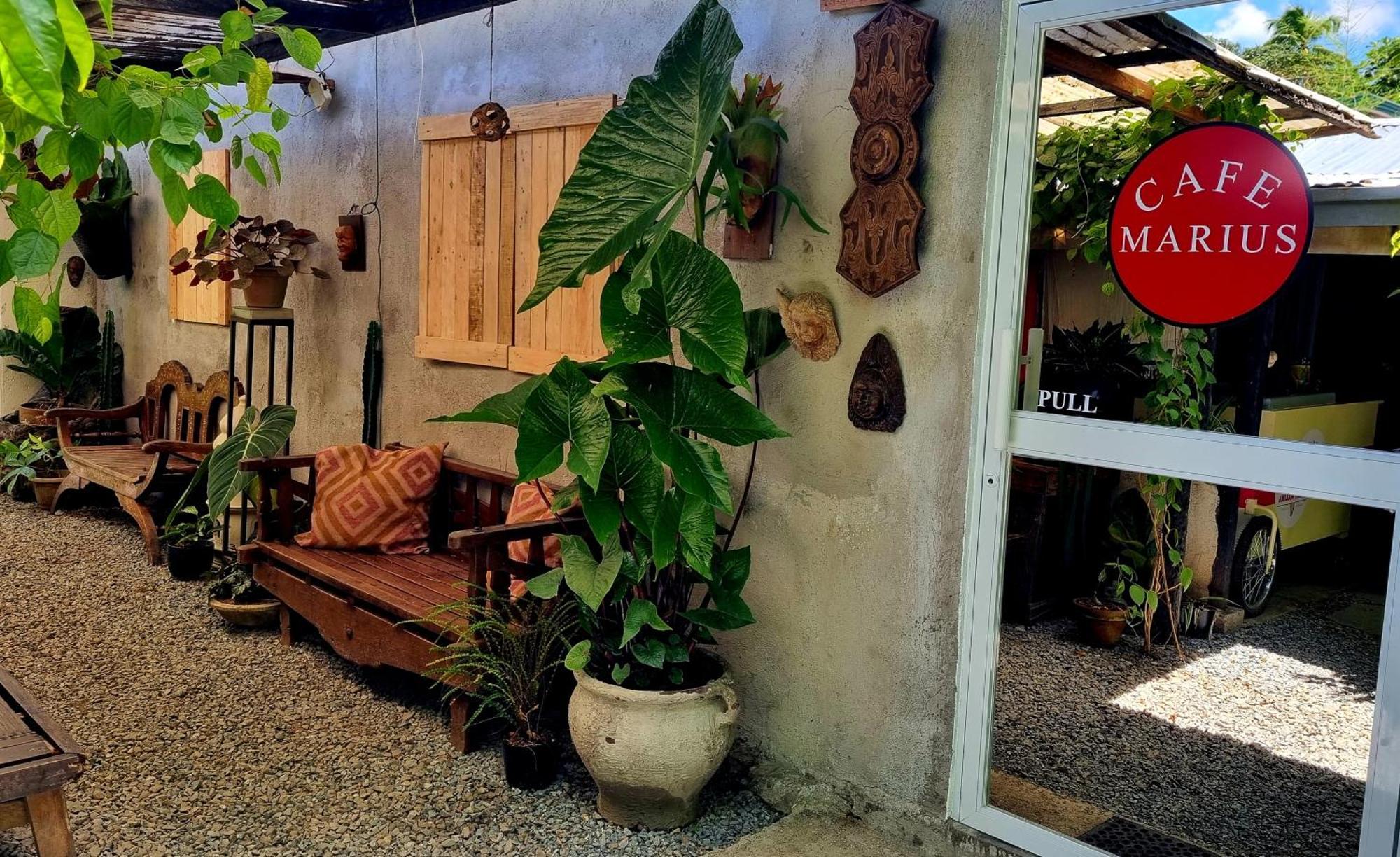 Marius B&B & Hostel Silang Exterior foto